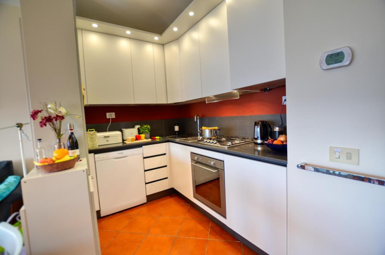 2-Bedroom Lakeview Apartment Bella Gaeta San Siro  Esterno foto
